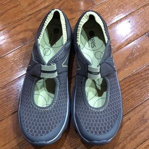 Bzees Naturalizer Shoes, Womens, Size 6 1/2M